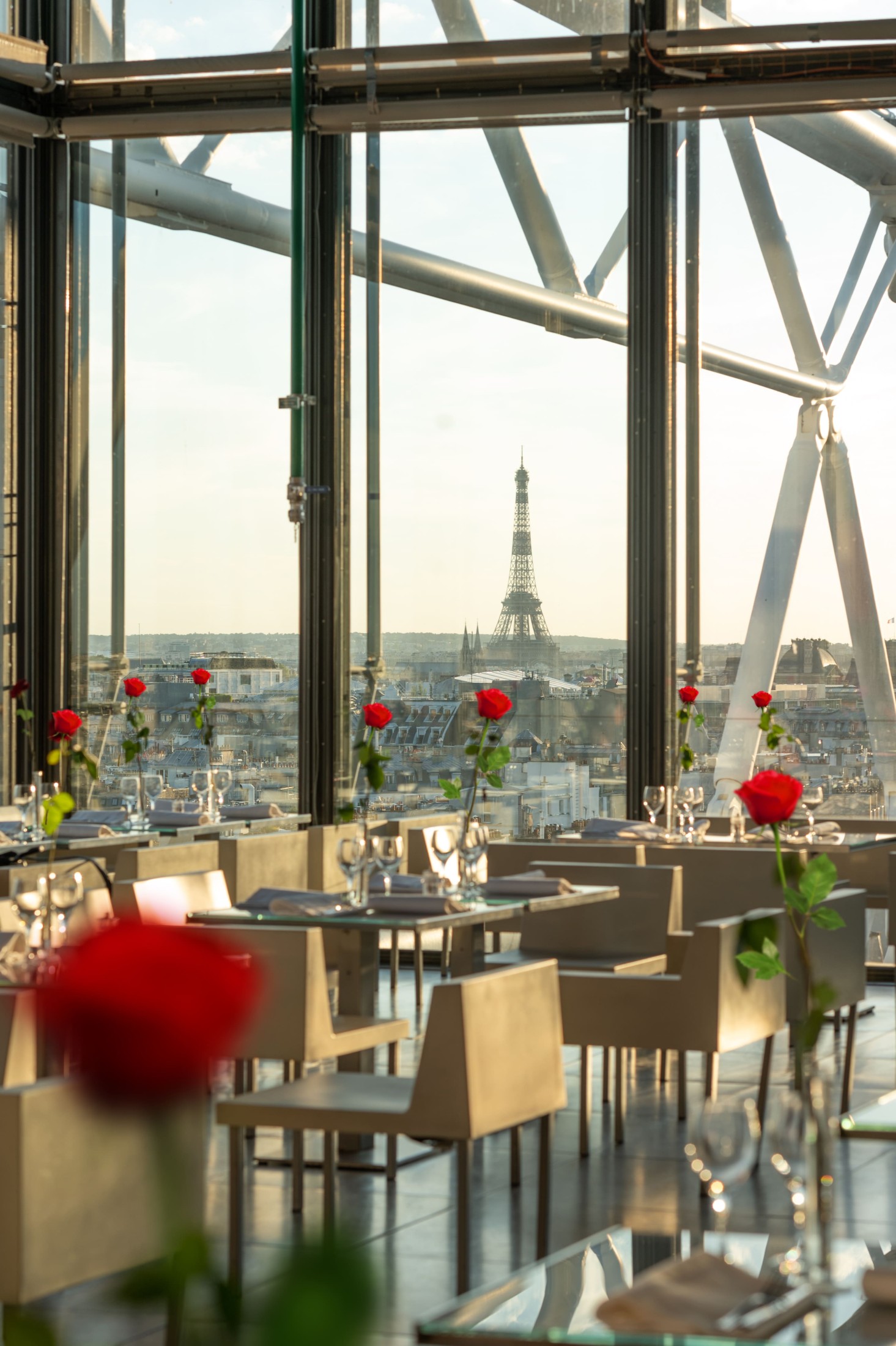Lunch, dinner and cocktails in a roof top restaurant in Paris